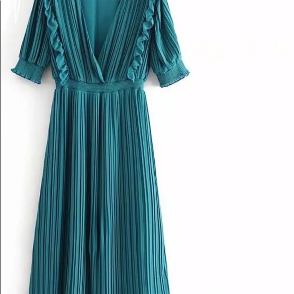 Dress - Picture 2 of 7